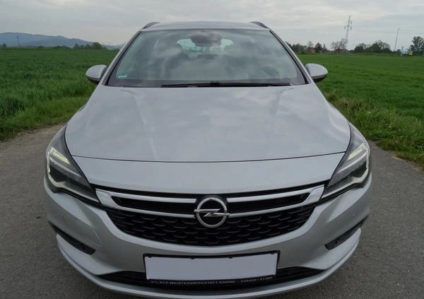 Opel Astra cena 38900 przebieg: 249721, rok produkcji 2018 z Kłodzko małe 301